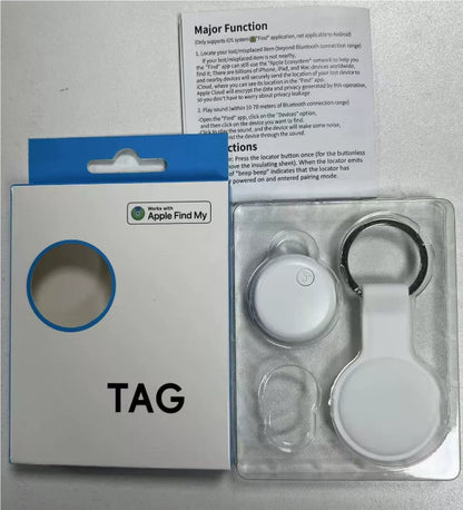 Keep your pet safe with this reflective nylon collar featuring a waterproof AirTag holder