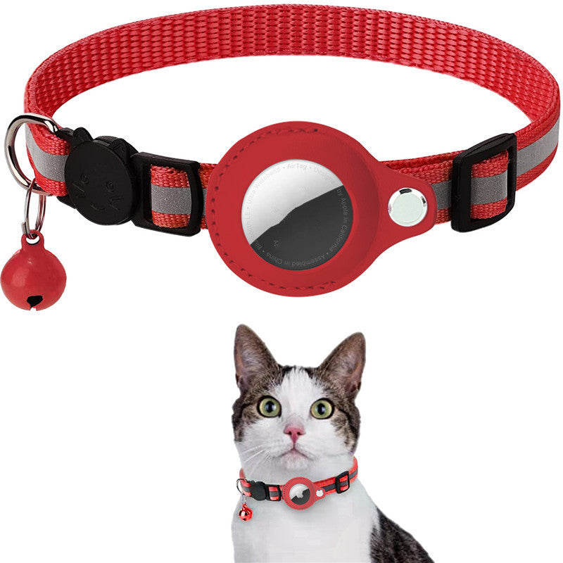 Keep your pet safe with this reflective nylon collar featuring a waterproof AirTag holder. Perfect for cats, dogs, kittens & puppies.